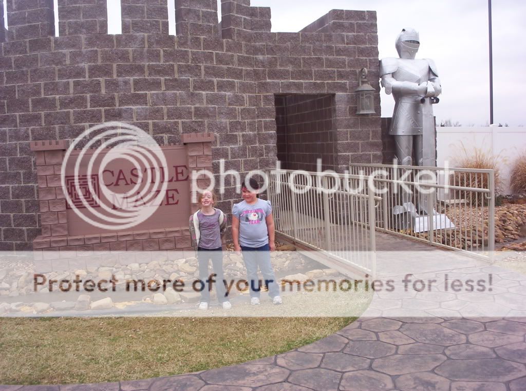 000_0957.jpg beginning the maze picture by spark56_photo