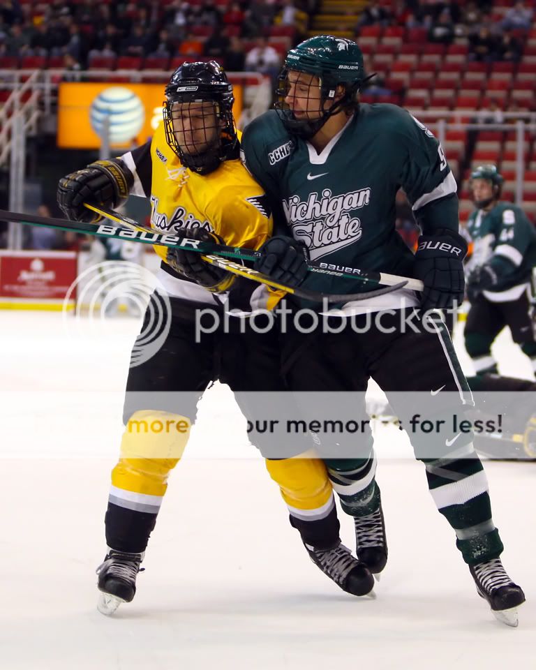 IMAGE: http://i321.photobucket.com/albums/nn395/TTurrill/GLI%20Thursday%202009%204PM%20Mich%20St%20vs%20Mich%20Tech/TCT_9736.jpg