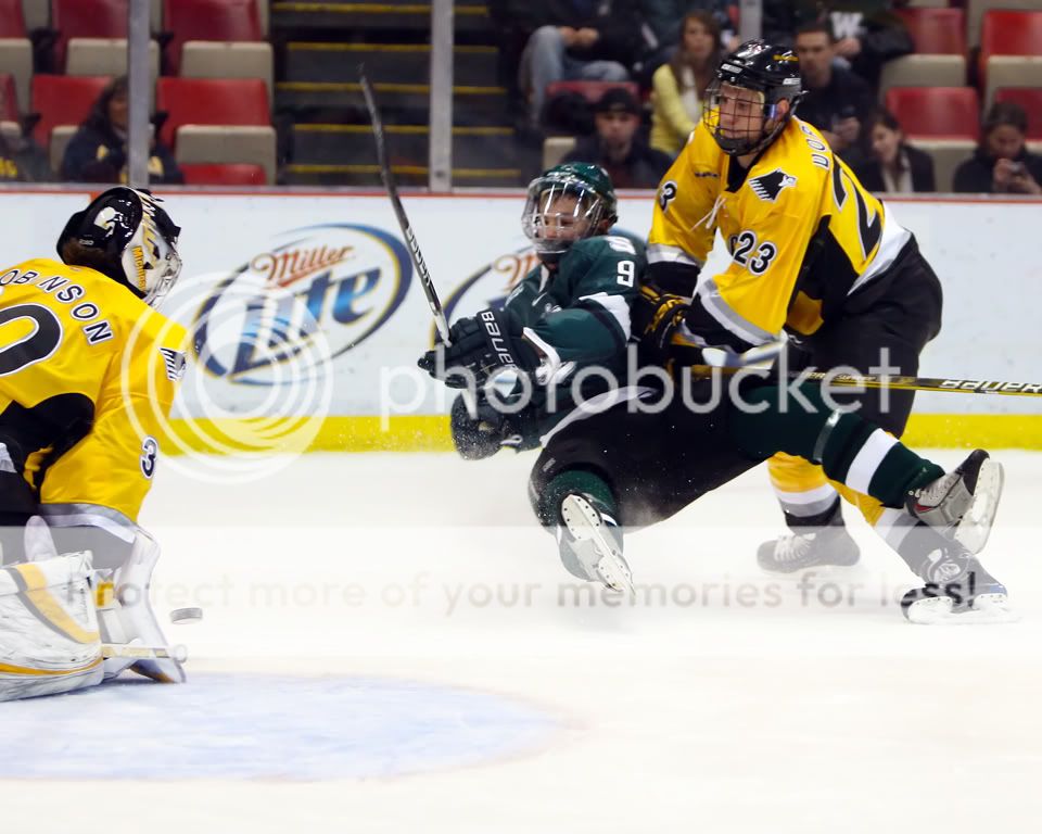 IMAGE: http://i321.photobucket.com/albums/nn395/TTurrill/GLI%20Thursday%202009%204PM%20Mich%20St%20vs%20Mich%20Tech/TCT_9754.jpg