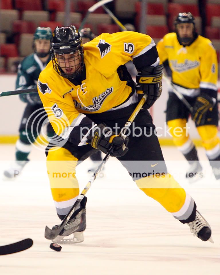 IMAGE: http://i321.photobucket.com/albums/nn395/TTurrill/GLI%20Thursday%202009%204PM%20Mich%20St%20vs%20Mich%20Tech/TCT_9853.jpg