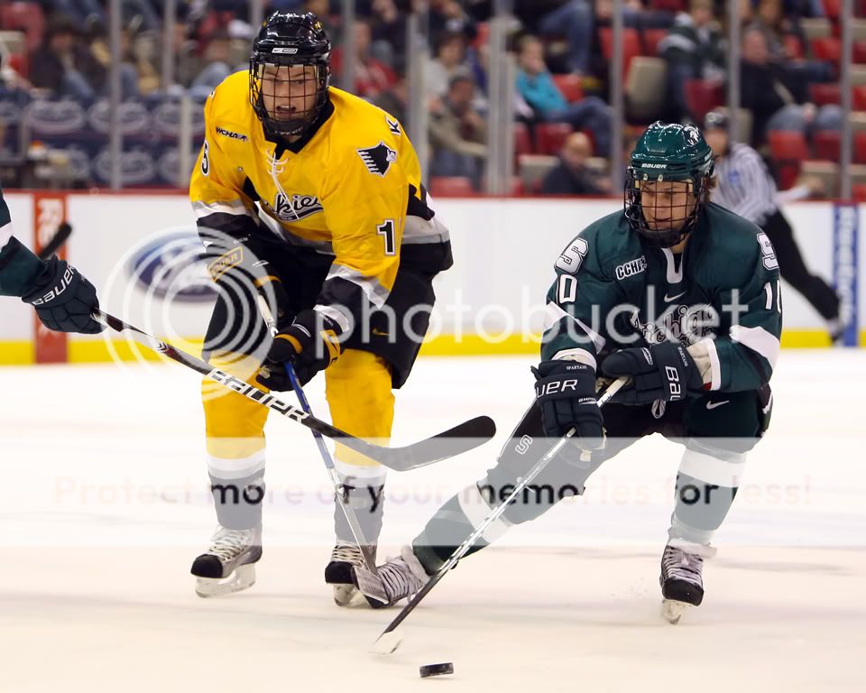 IMAGE: http://i321.photobucket.com/albums/nn395/TTurrill/GLI%20Thursday%202009%204PM%20Mich%20St%20vs%20Mich%20Tech/TCT_9865.jpg