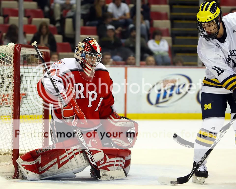 IMAGE: http://i321.photobucket.com/albums/nn395/TTurrill/GLI%20Thursday%202009%20Mich%20vs%20RPI/TCT_0390.jpg