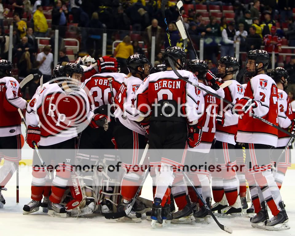 IMAGE: http://i321.photobucket.com/albums/nn395/TTurrill/GLI%20Thursday%202009%20Mich%20vs%20RPI/TCT_0443.jpg