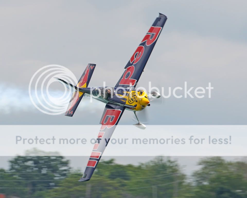 IMAGE: http://i321.photobucket.com/albums/nn395/TTurrill/Red%20Bull%20Windsor%202010/TURR4066.jpg