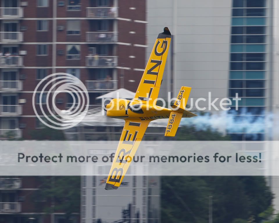 IMAGE: http://i321.photobucket.com/albums/nn395/TTurrill/Red%20Bull%20Windsor%202010/TURR4902.jpg