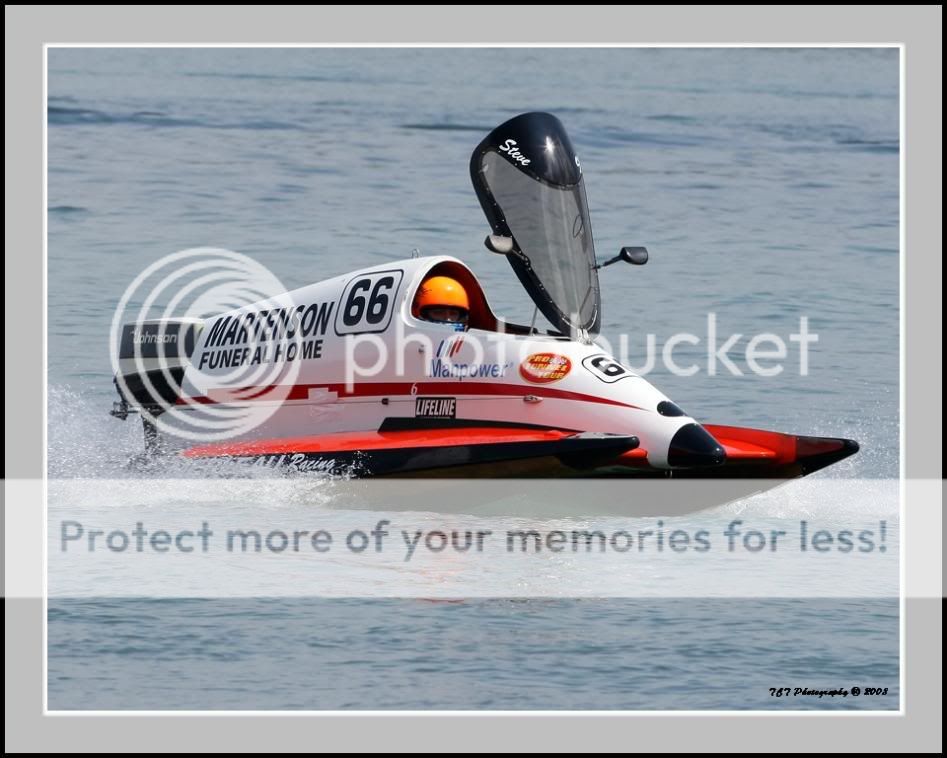 IMAGE: http://i321.photobucket.com/albums/nn395/TTurrill/Roar%20on%20the%20River%202008/TCTSST45class-66-1.jpg?t=1216863516