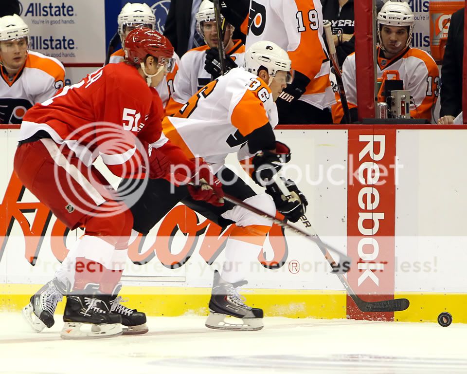 IMAGE: http://i321.photobucket.com/albums/nn395/TTurrill/Wings%20vs%20Flyers/TURR0063.jpg