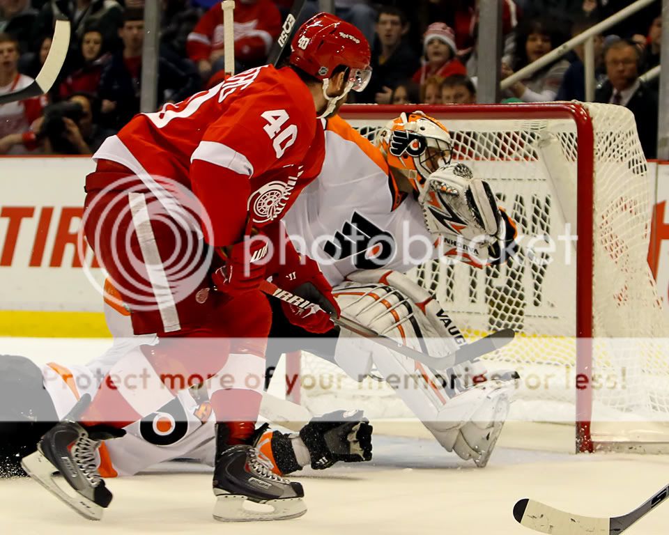 IMAGE: http://i321.photobucket.com/albums/nn395/TTurrill/Wings%20vs%20Flyers/TURR0416.jpg