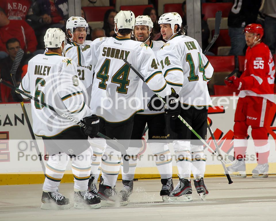 IMAGE: http://i321.photobucket.com/albums/nn395/TTurrill/Wings%20vs%20Stars%202011/TURR8654.jpg